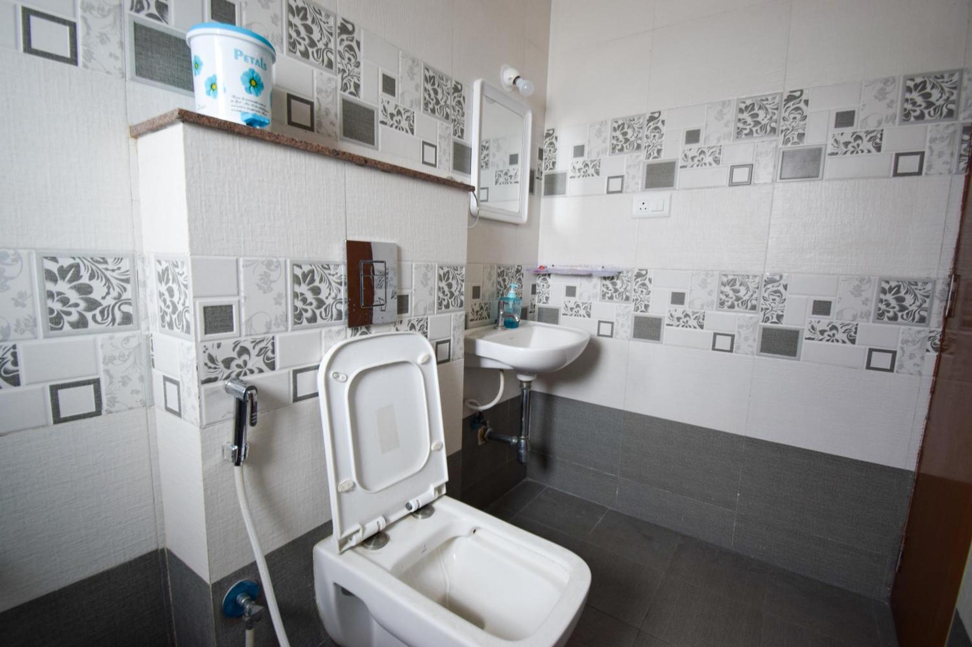 Staymazing-1,2 & 3 Bhk Ac Apartments In Hebbal-5Mins To Manyata-30Mins To Airport バンガロール エクステリア 写真